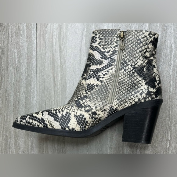 NEW! Blondo Snakeskin Stack Heel Side Zip Waterproof Boots Womens Size 7.5 - Picture 9 of 11